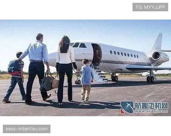 梁伟铿场下生活比比赛精彩多了,那架私人飞机到底是送餐用的吗? 梁伟铿场下生活比比赛精彩多了,那架私人飞机到底是送餐用的吗?